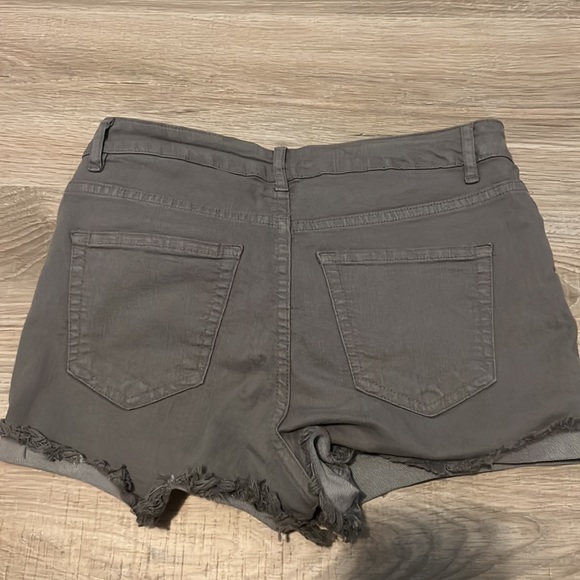 Gray Jean shorts - Picture 2 of 2